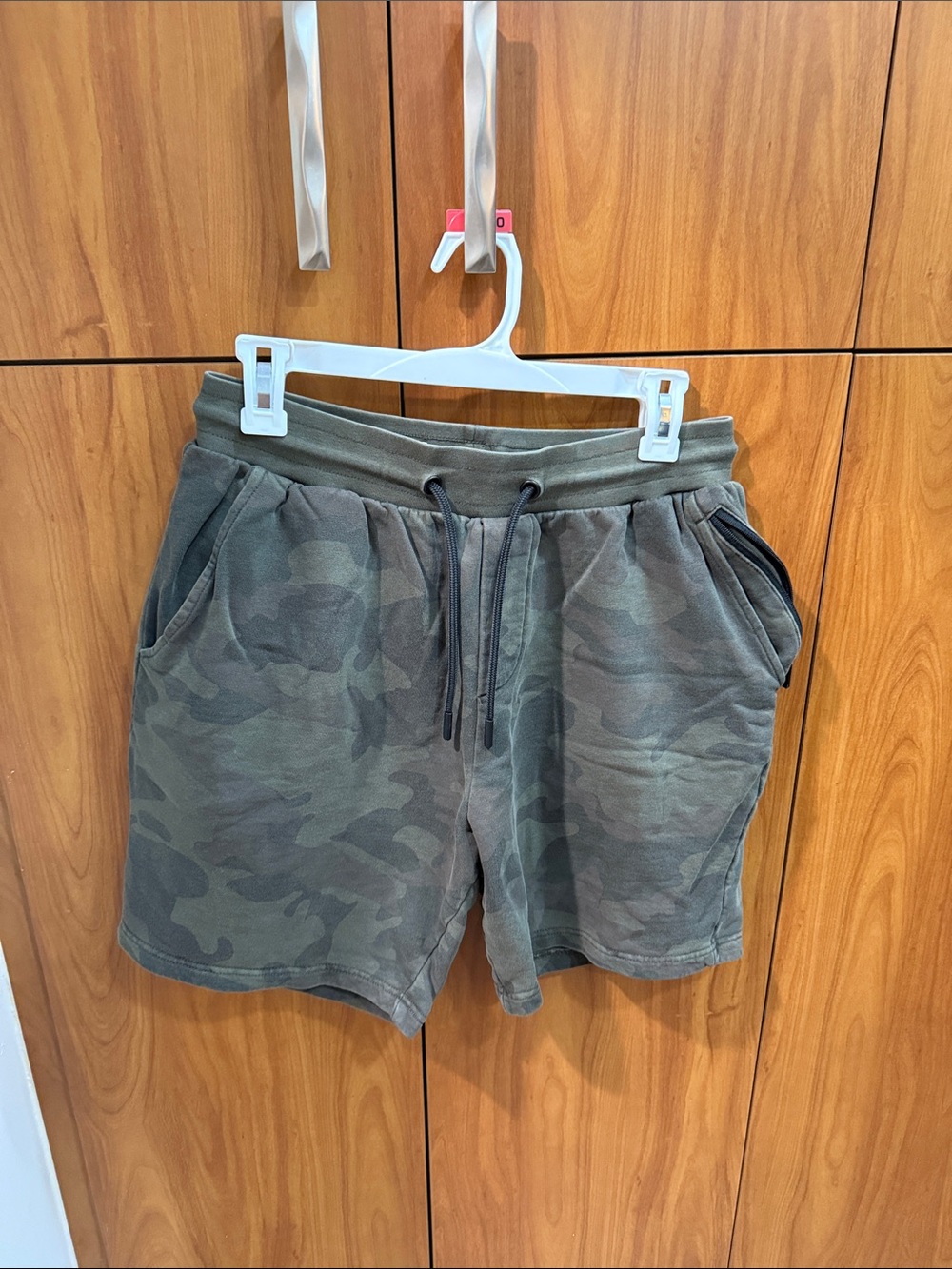 Zara Men's Camouflage Drawstring Shorts - Olive